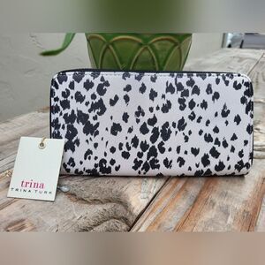 TRINA TURK ANIMAL PRINT WALLET